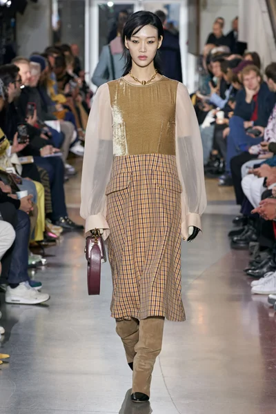Look 8